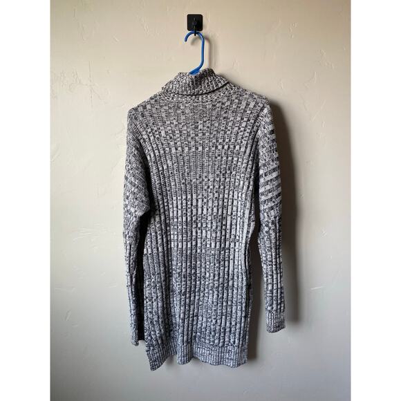 Lumiere Long Gray Chunky Asymmetrical Turtleneck Pullover Sweater- Size Medium - Picture 6 of 9